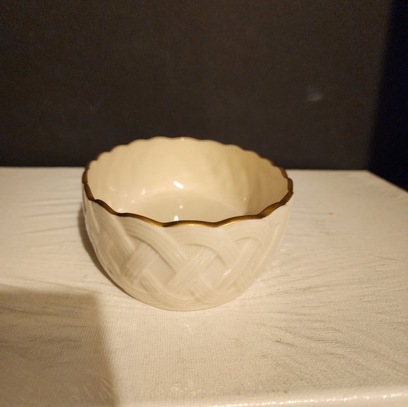 Lenox Bone China Lattice Vintage Serving Bowl - Picture 5 of 7